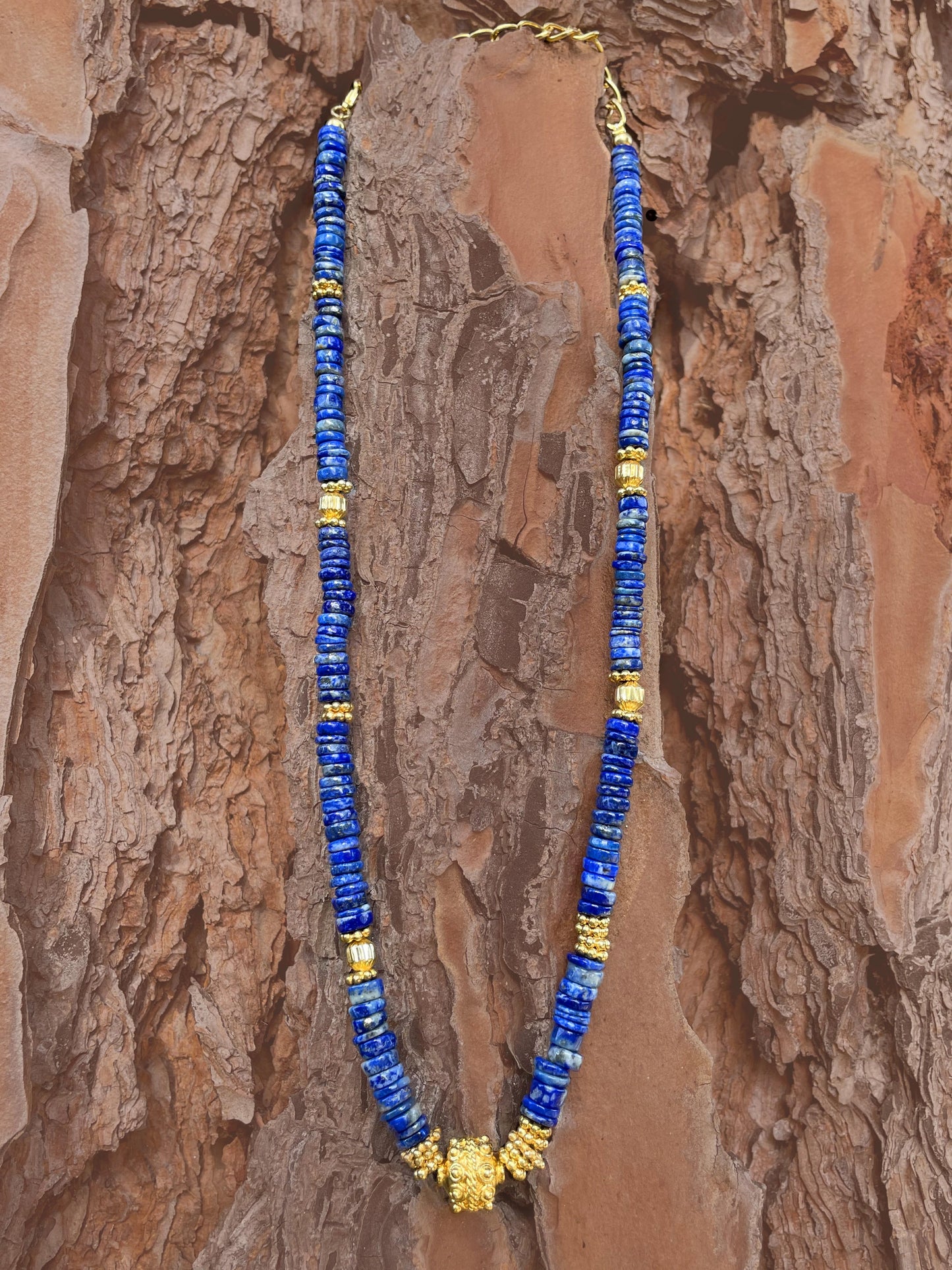Collier perles doré Or jaune 18k assemblé de lapis - lazuli - Maison Di Giorgio