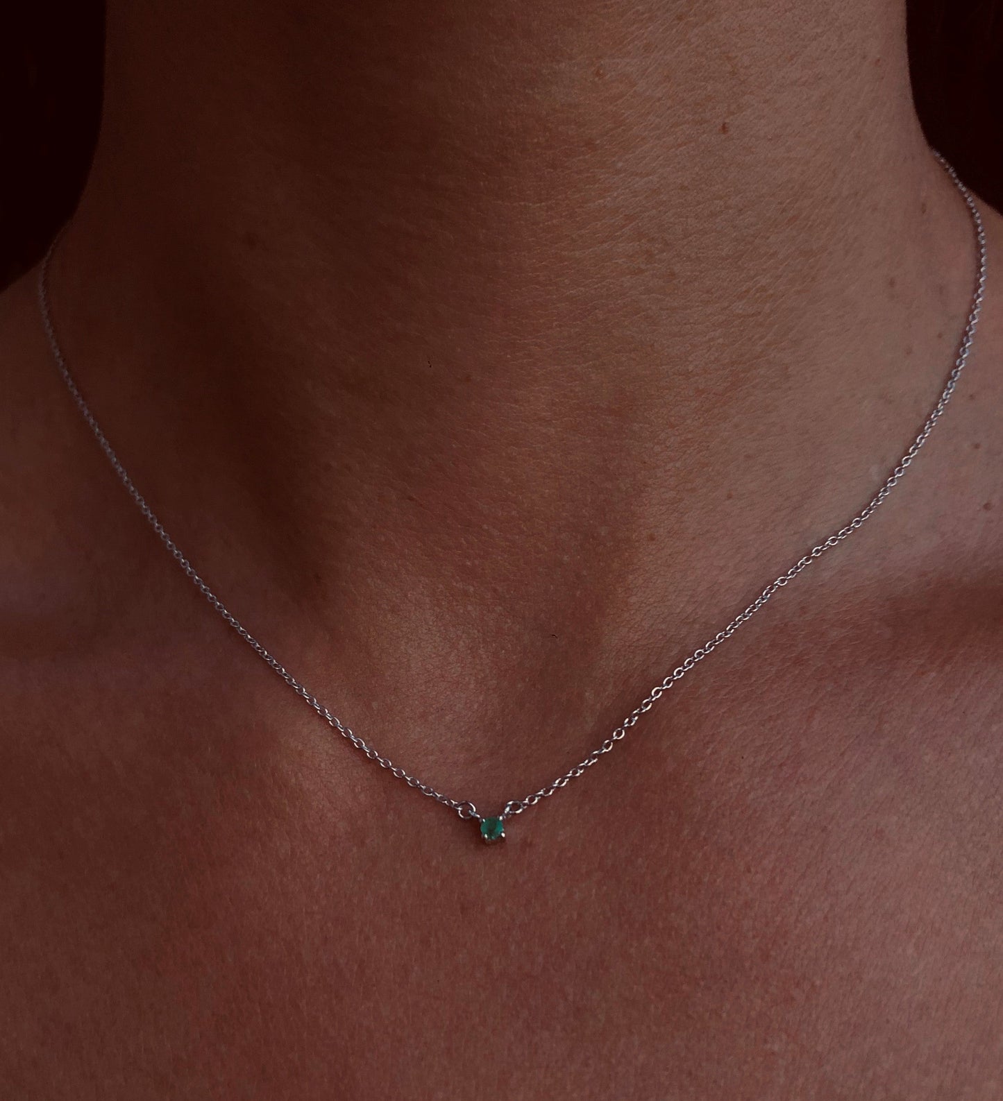 Collier en Argent 925 plaqué Rhodium assemblé d'Émeraude - Maison Di Giorgio