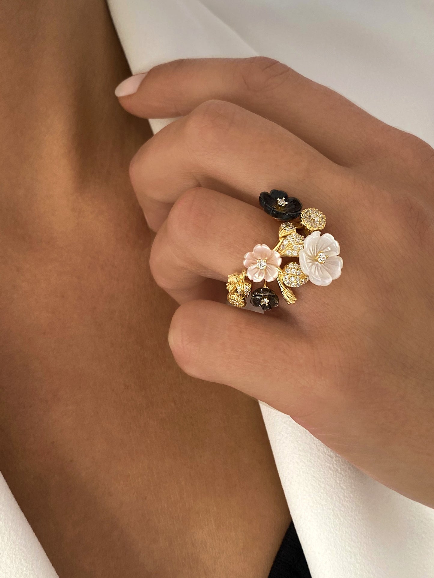 Bague en Argent 925 doré Or jaune 18k assemblée de Nacre, Perle de coquille noir et rose et Oxyde de zirconium - Maison Di Giorgio