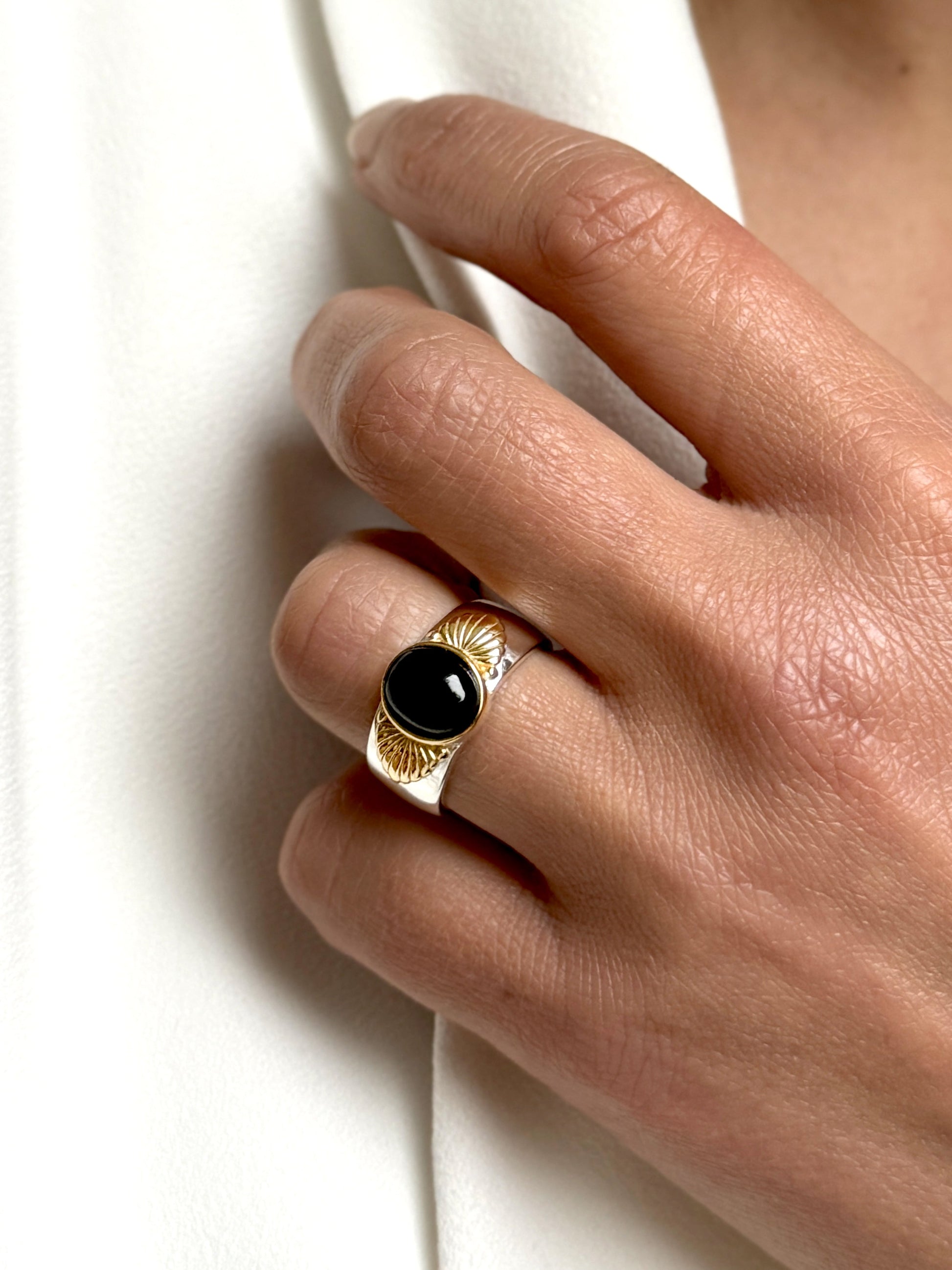 Bague en Argent 925 partiellement doré Or jaune 18k assemblée d'Onyx noir - Maison Di Giorgio