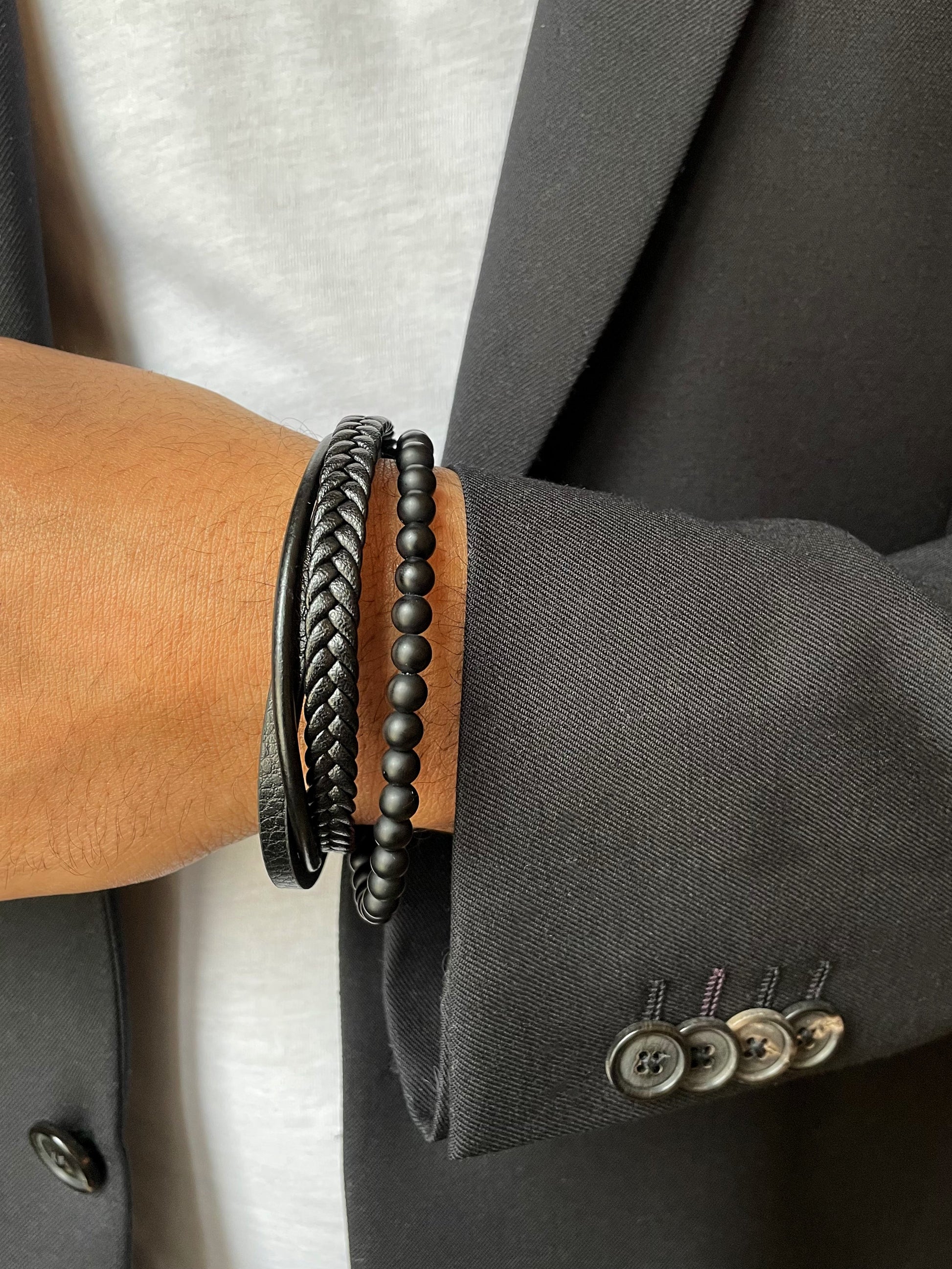Bracelet cuir véritable et acier inoxydable plaqué rhodium assemblé de pierre de lave - Maison Di Giorgio