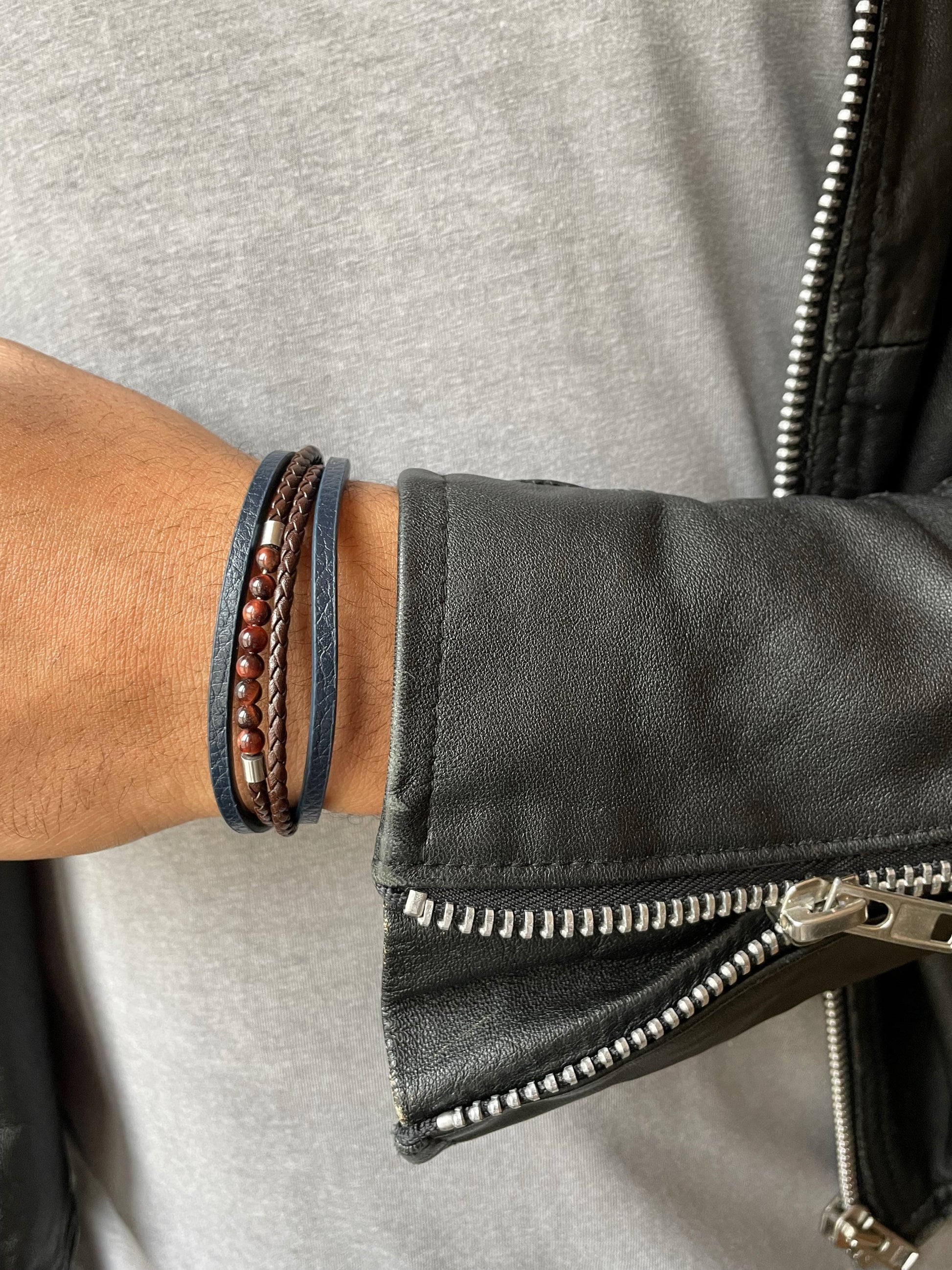 Bracelet cuir véritable et acier inoxydable plaqué Argent assemblé d'oeil de tigre rouge - Maison Di Giorgio