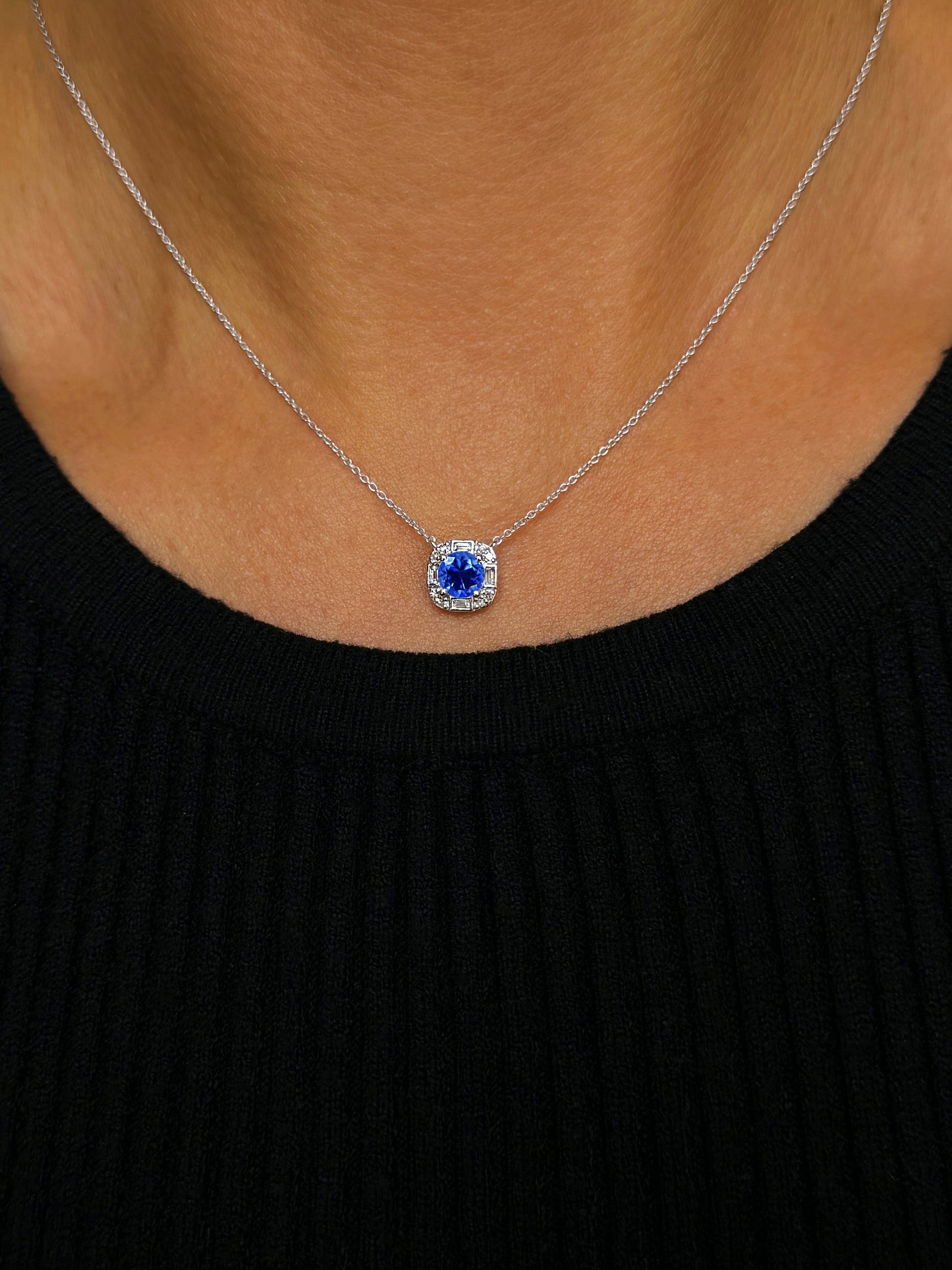 Collier en Or blanc 9k assemblé de Diamant HSI, Saphir bleu et Topaze blanche - Maison Di Giorgio