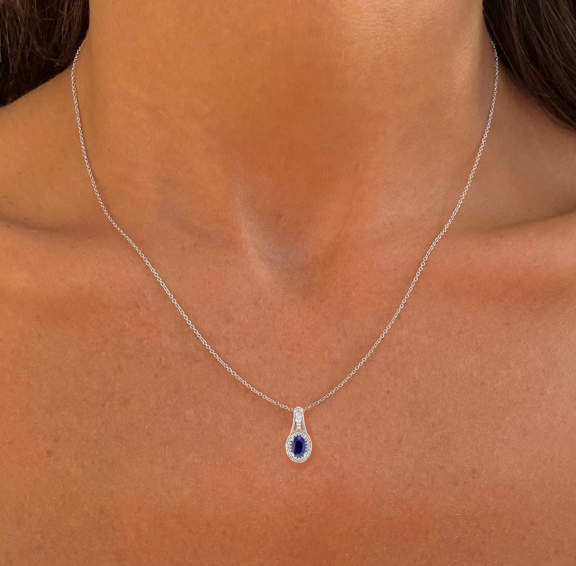 Pendentif en Or blanc 9k assemblé de Topaze blanche et Saphir bleu - Maison Di Giorgio