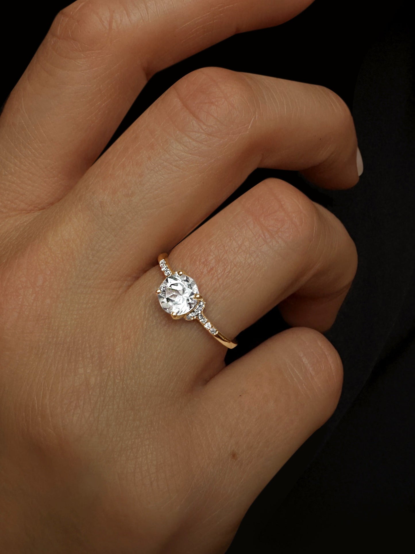 Bague en Or jaune 9k assemblée de Diamant HSI et Topaze blanche - Maison Di Giorgio