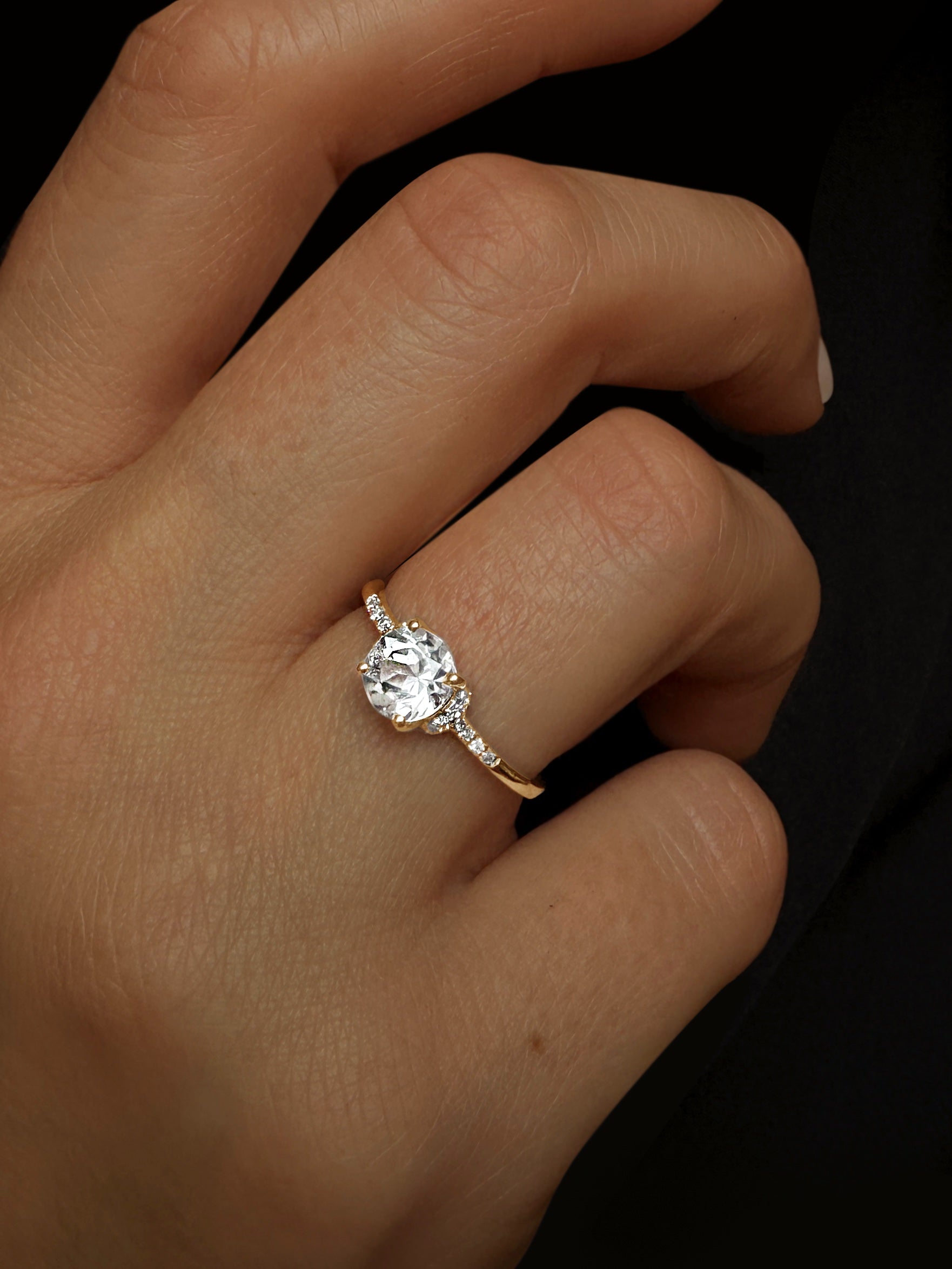 Bague en Or jaune 9k assemblée de Diamant HSI et Topaze blanche - Maison Di Giorgio