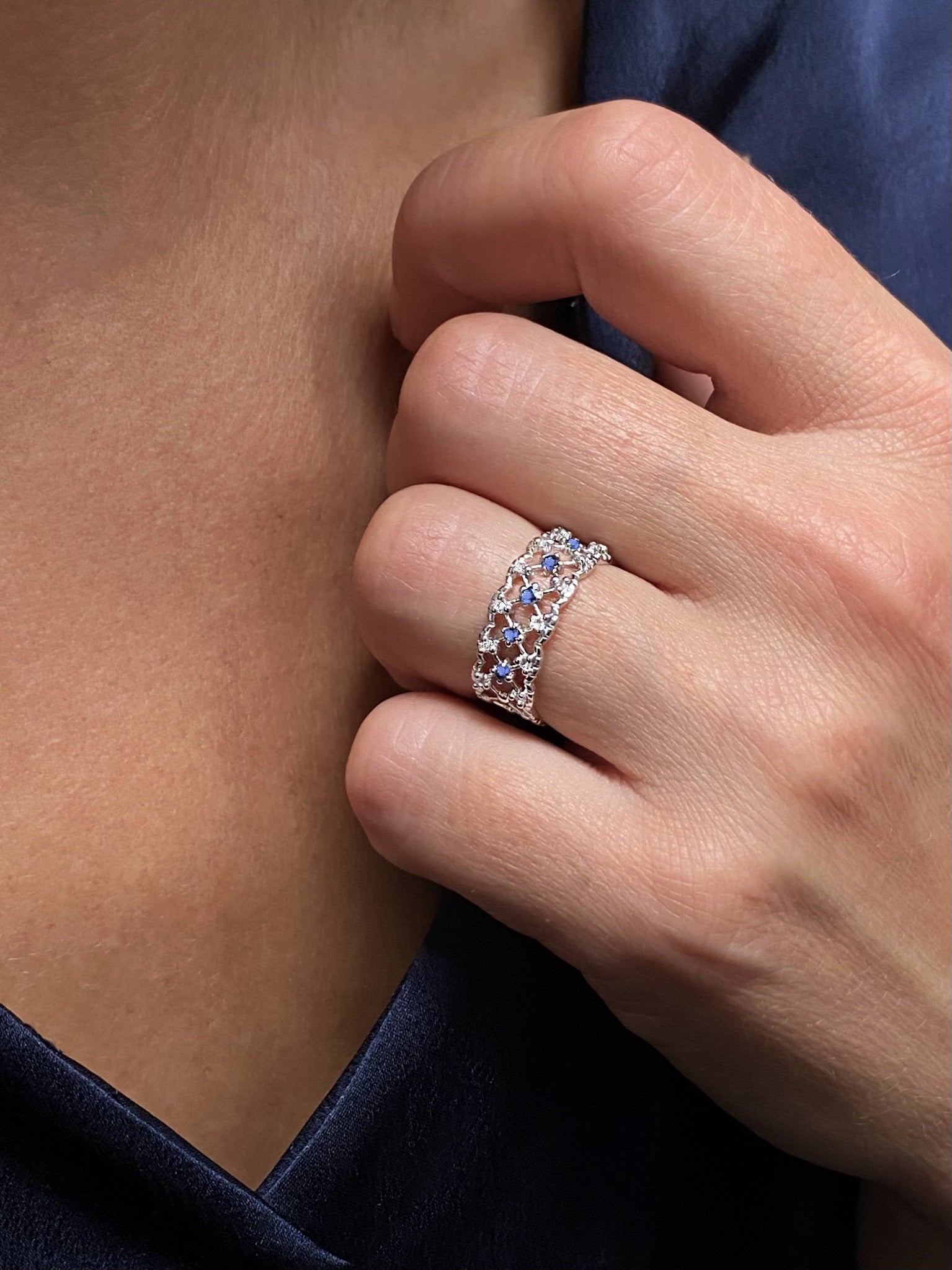 Bague en Or blanc 9k assemblée de Topaze blanche et Saphir bleu - Maison Di Giorgio