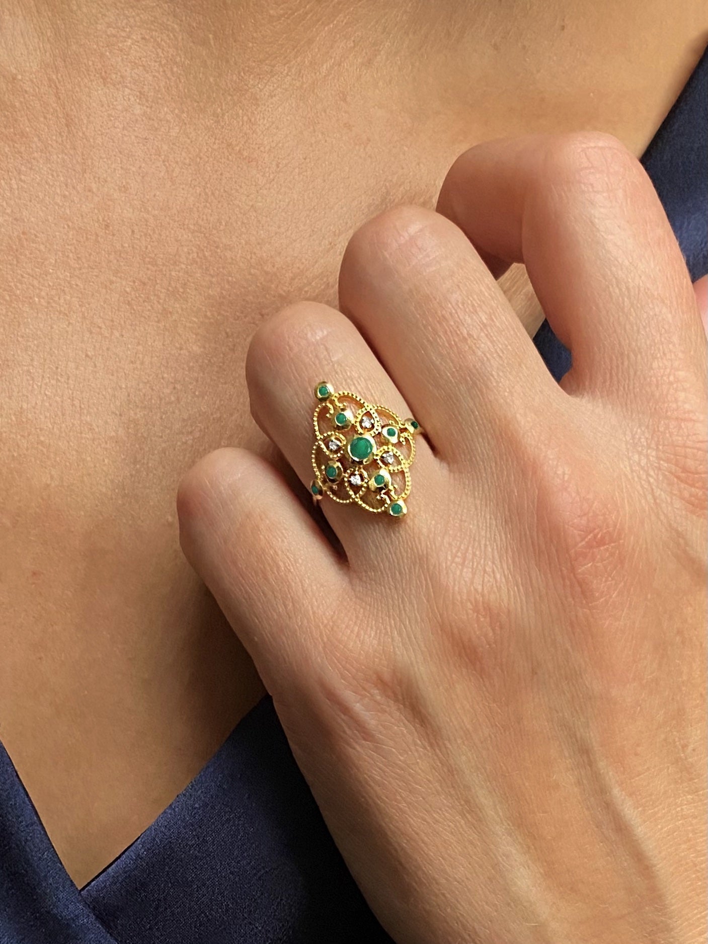 Bague en Or jaune 9k assemblée de Diamant HSI et Émeraude - Maison Di Giorgio