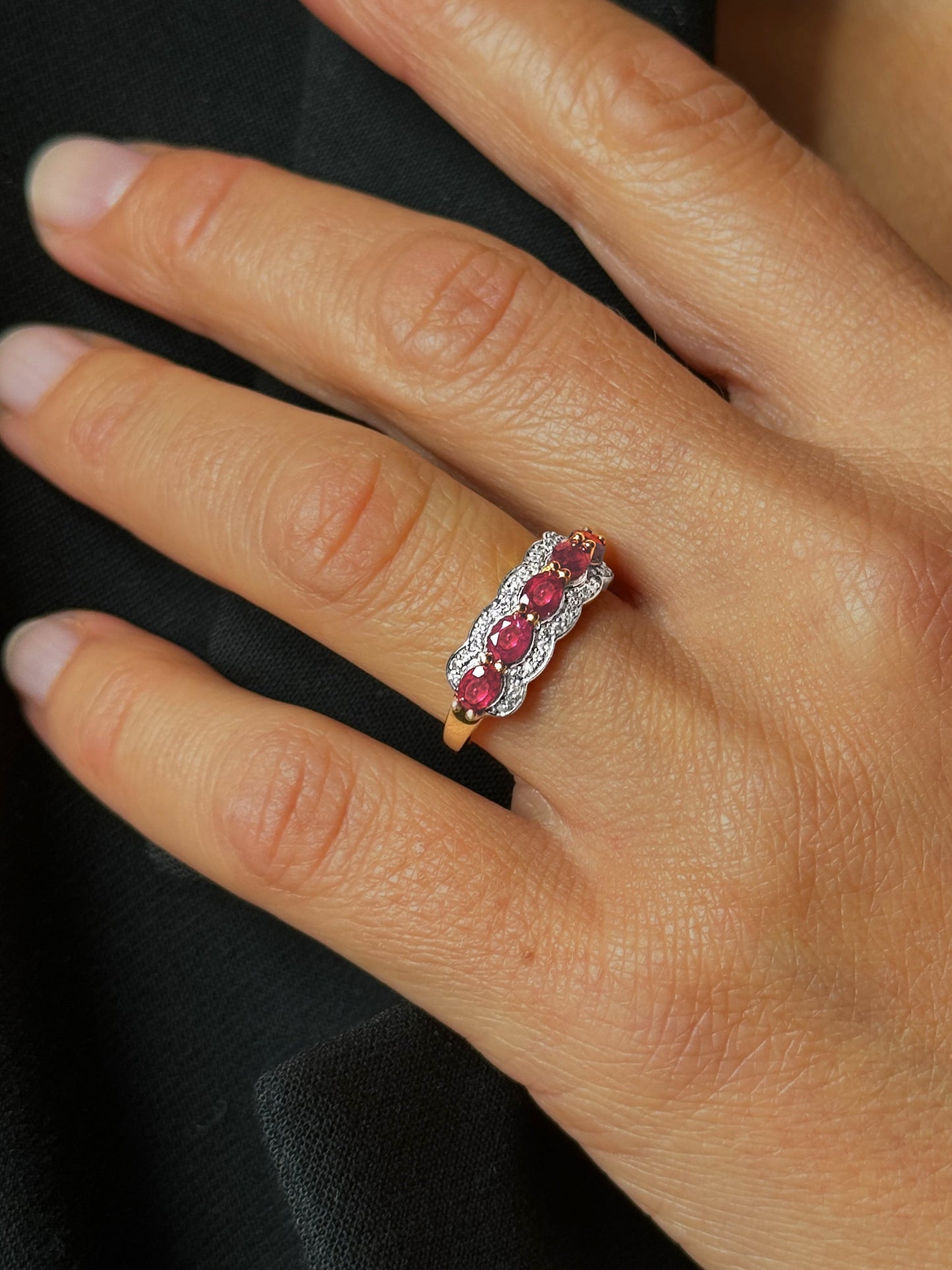Bague en Or jaune 9k assemblée de Diamant HSI et Rubis - Maison Di Giorgio