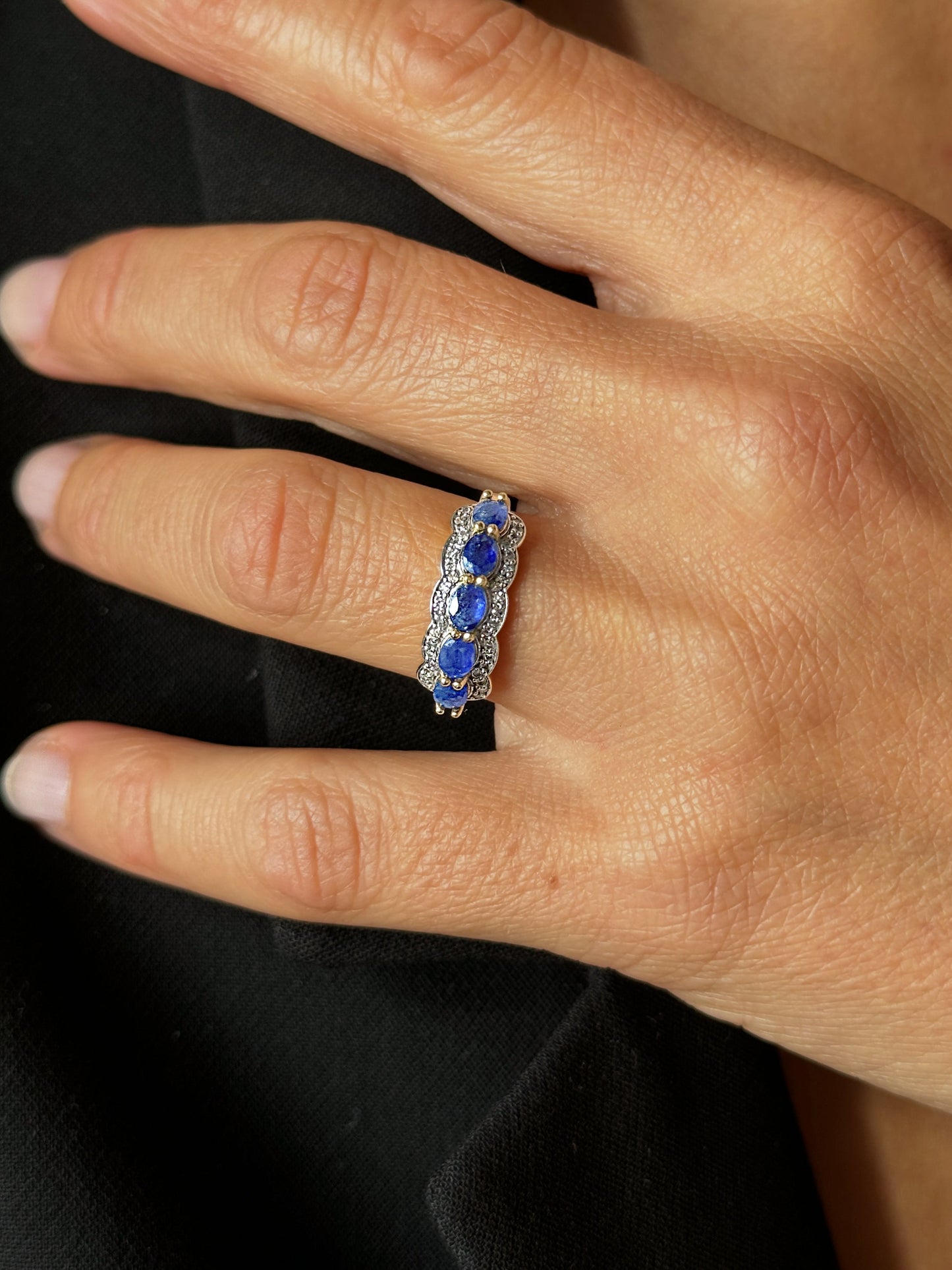 Bague en Or blanc 9k assemblée de Diamant HSI et Saphir bleu - Maison Di Giorgio