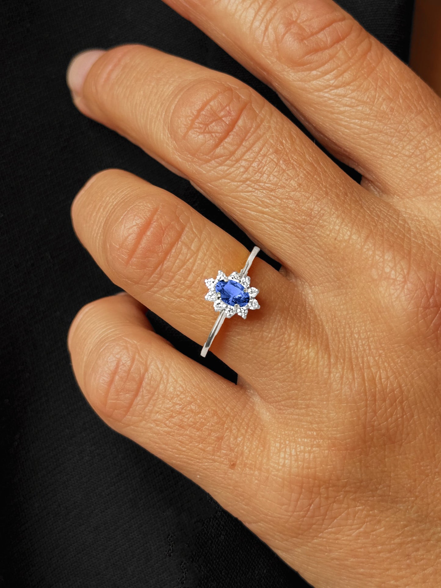 Bague en Or blanc 9k assemblée de Diamant HSI et Saphir bleu - Maison Di Giorgio