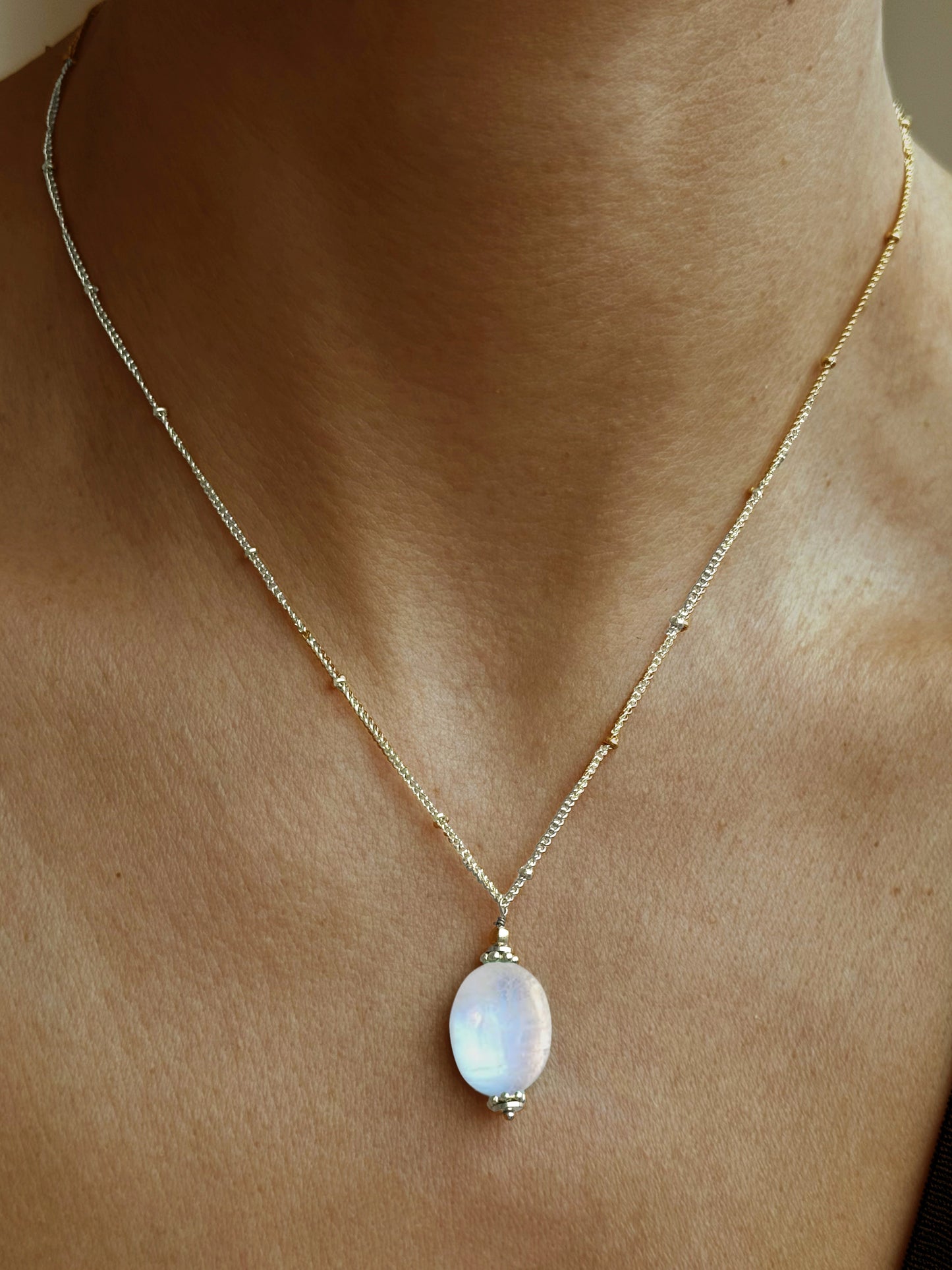 Collier doré Or jaune 18k assemblé de Pierre de lune - Maison Di Giorgio